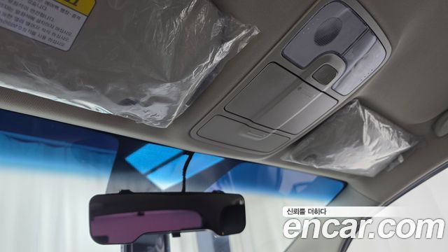 Kia Carens 2015 — photo 23