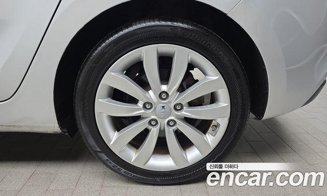 Kia Carens 2015 — photo 7