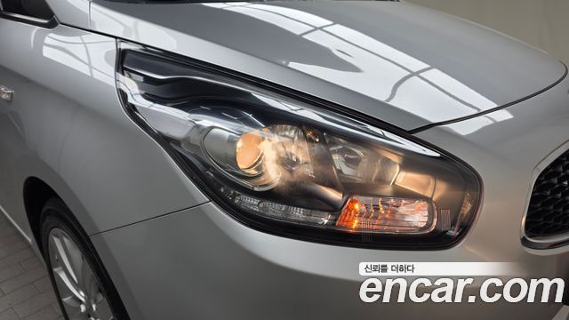 Kia Carens 2015 — photo 8