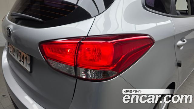 Kia Carens 2015 — photo 9