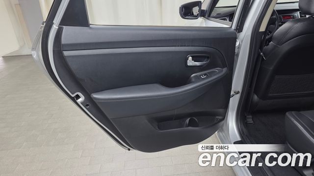 Kia Carens 2015 — photo 15