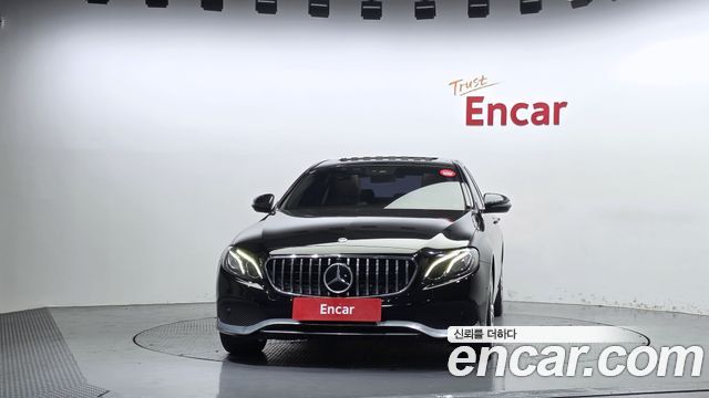 Mercedes-Benz E-Class 2018 — photo 3