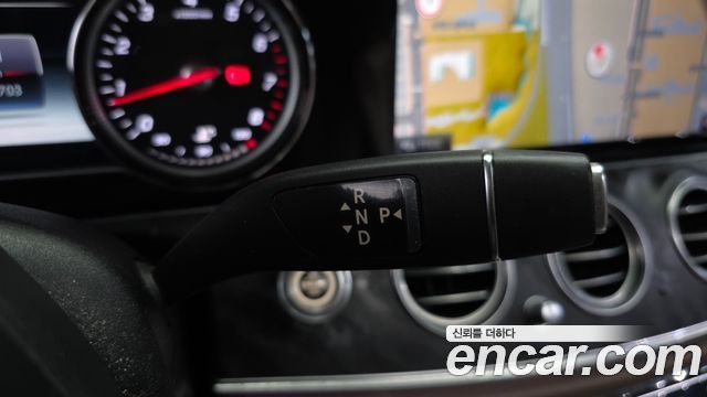 Mercedes-Benz E-Class 2018 — photo 9