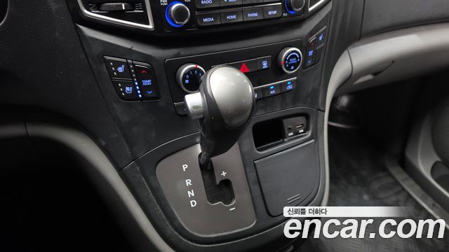 Hyundai Starex 2020 — photo 12