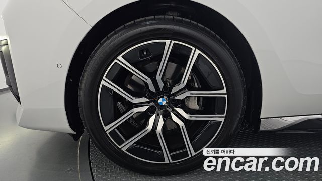 BMW 7-Series 2025 — photo 5