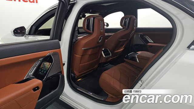 BMW 7-Series 2025 — photo 18