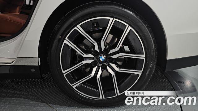 BMW 7-Series 2025 — photo 7