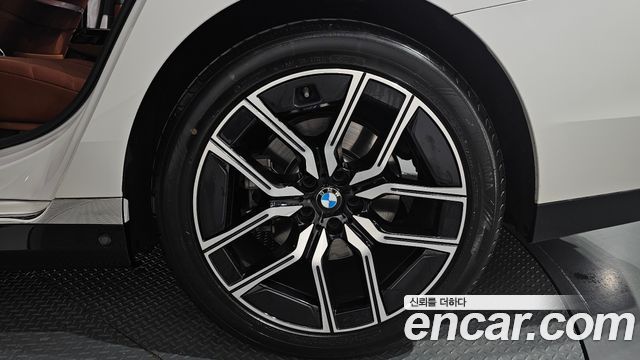 BMW 7-Series 2025 — photo 27