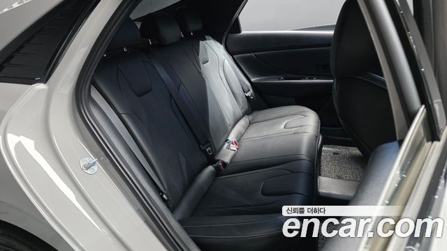 Hyundai AVANTE 2023 — photo 17