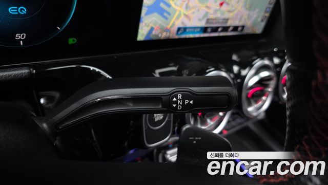 Mercedes-Benz EQA 2022 — photo 12