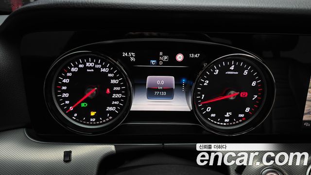 Mercedes-Benz E-Class 2019 — photo 11