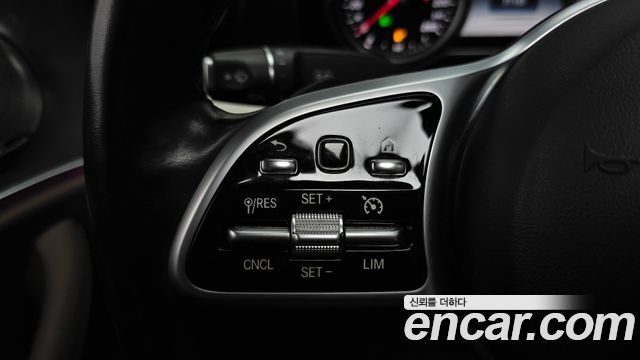 Mercedes-Benz E-Class 2019 — photo 26