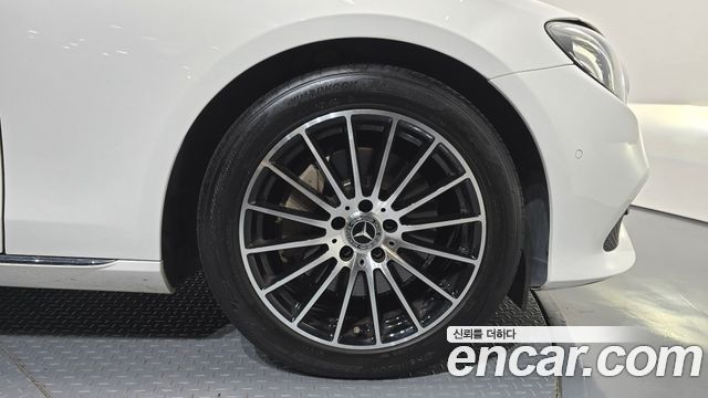 Mercedes-Benz E-Class 2019 — photo 7