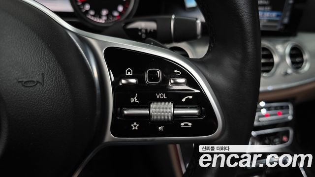 Mercedes-Benz E-Class 2019 — photo 27