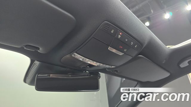 Mercedes-Benz E-Class 2019 — photo 32