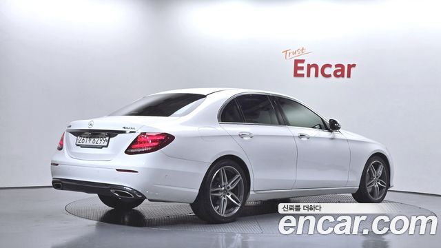 Mercedes-Benz E-Class 2019 — photo 2