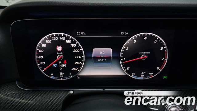 Mercedes-Benz E-Class 2019 — photo 11
