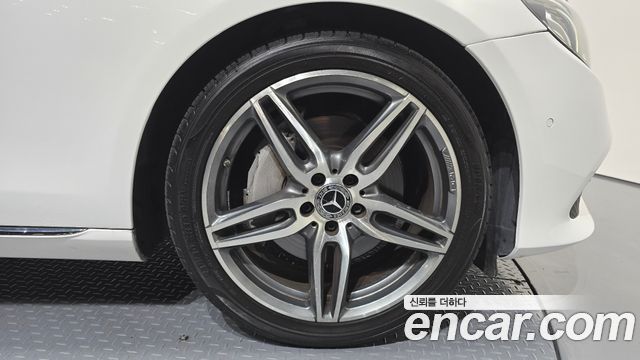 Mercedes-Benz E-Class 2019 — photo 7