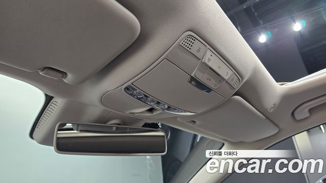 Mercedes-Benz E-Class 2019 — photo 32