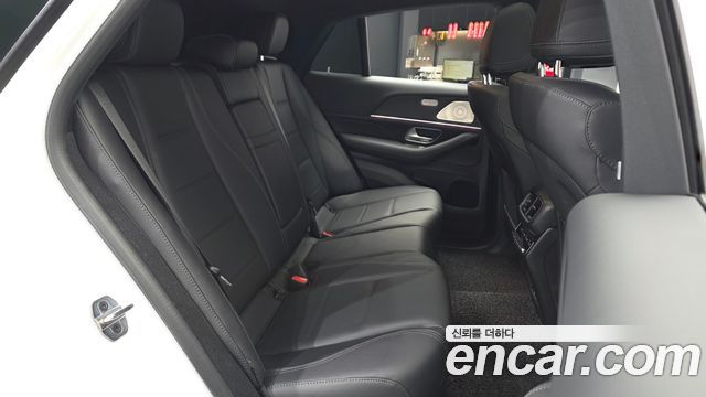 Mercedes-Benz GLE-Class 2025 — photo 18