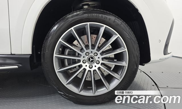 Mercedes-Benz GLE-Class 2025 — photo 7