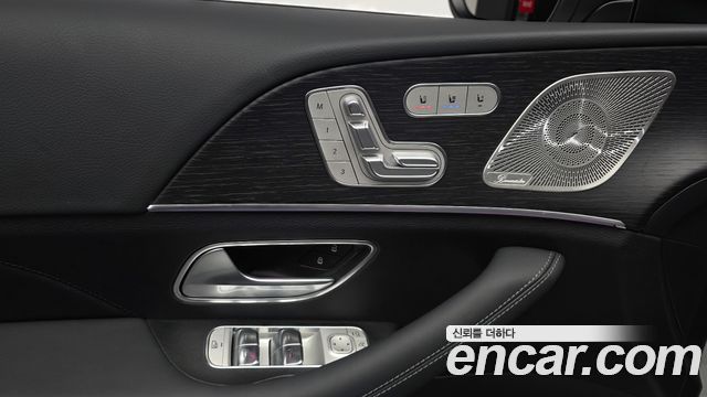 Mercedes-Benz GLE-Class 2025 — photo 29