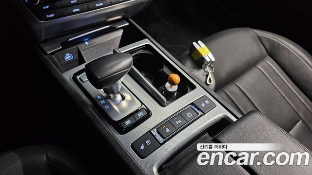 Genesis G80 2019 — photo 12