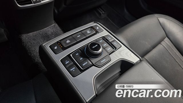 Genesis G80 2019 — photo 24