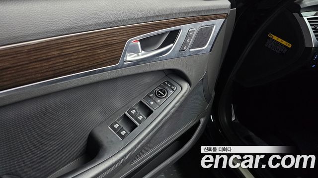 Genesis G80 2019 — photo 27