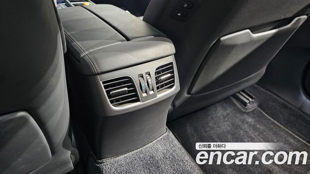 Genesis G80 2019 — photo 33