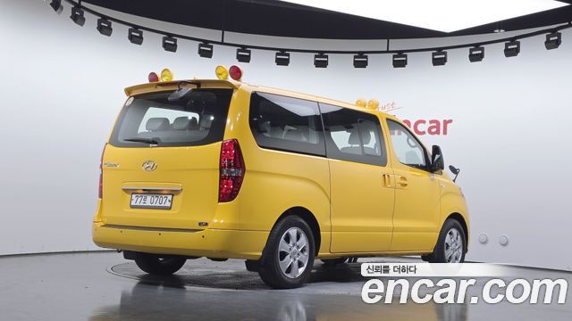 Hyundai Starex 2021 — photo 2
