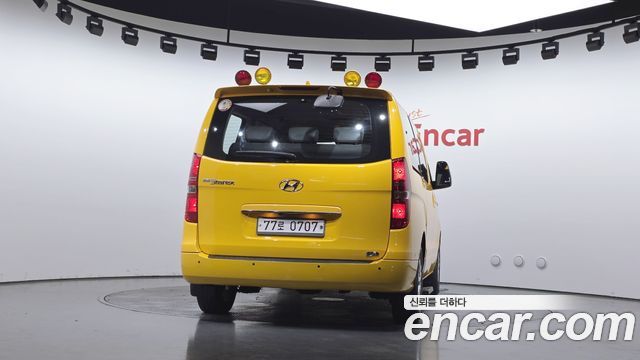 Hyundai Starex 2021 — photo 4