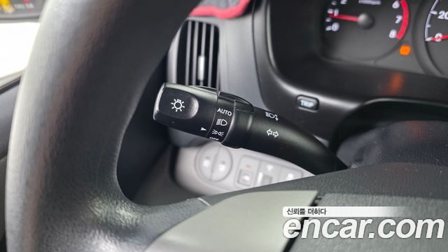 Hyundai Starex 2021 — photo 13