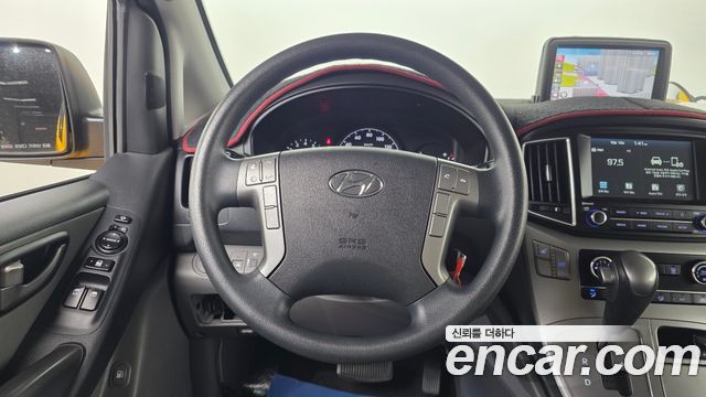 Hyundai Starex 2021 — photo 16