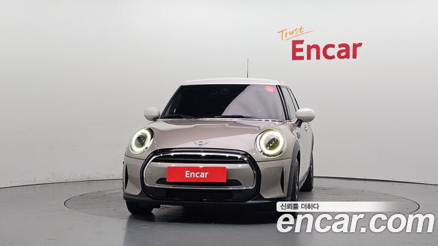 Mini Cooper 2024 — photo 3
