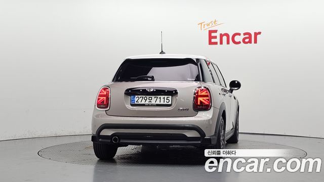 Mini Cooper 2024 — photo 4