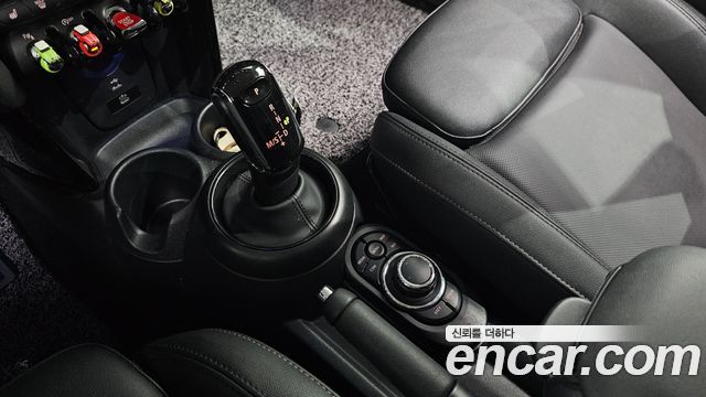 Mini Cooper 2024 — photo 12