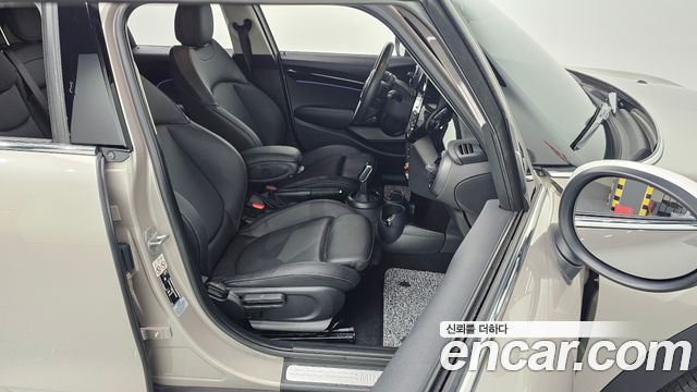 Mini Cooper 2024 — photo 13