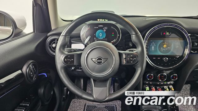 Mini Cooper 2024 — photo 18