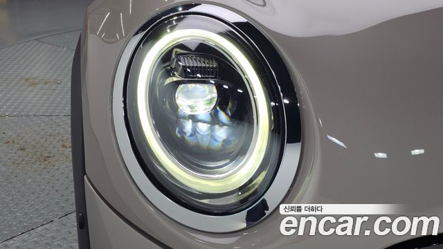 Mini Cooper 2024 — photo 8