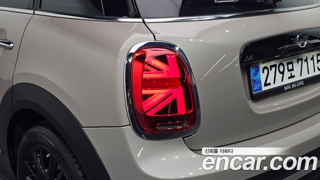 Mini Cooper 2024 — photo 9