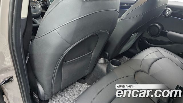 Mini Cooper 2024 — photo 29