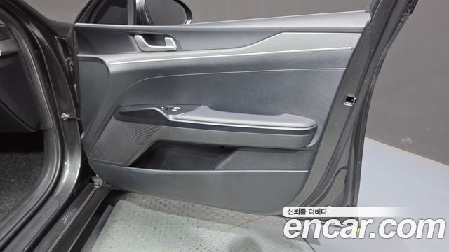 Kia K5 2021 — photo 14