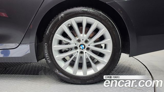 BMW 5-Series 2018 — photo 7