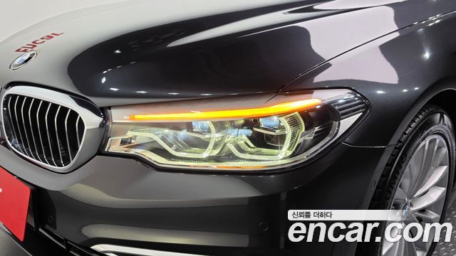 BMW 5-Series 2018 — photo 8