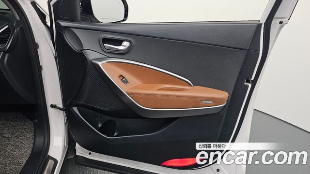 Hyundai Santafe 2016 — photo 14