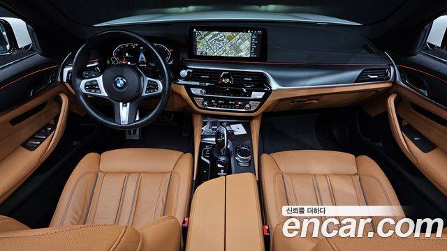BMW 5-Series 2023 — photo 10