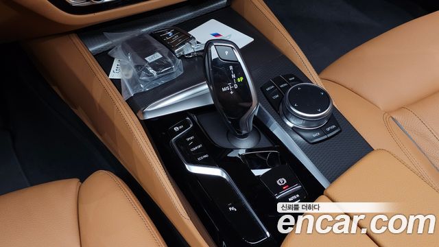 BMW 5-Series 2023 — photo 12