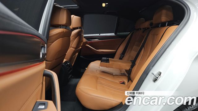 BMW 5-Series 2023 — photo 17