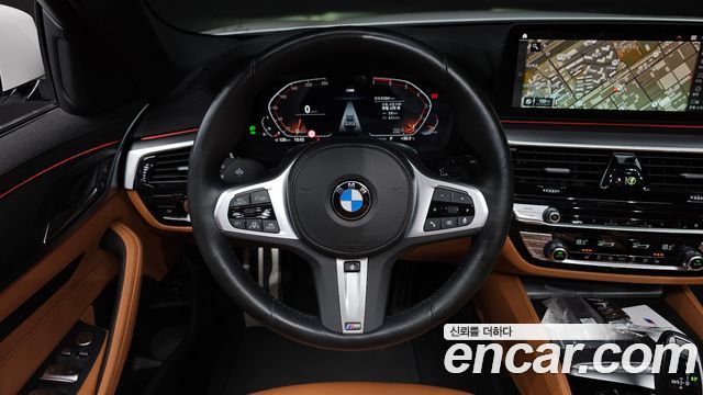 BMW 5-Series 2023 — photo 18